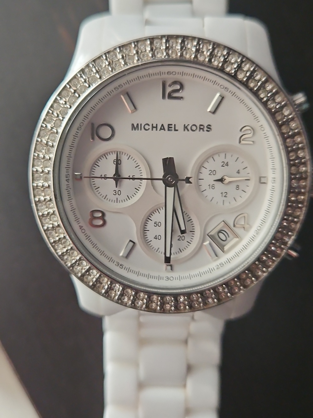 Michael Kors Runway Watch Ceramic 38MM. - Picture 3 of 11